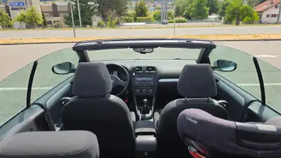 VW Golf 1.2 TSI Cabriolet — Roadster urbain, 166'000 km, sans sinistre — intérieur