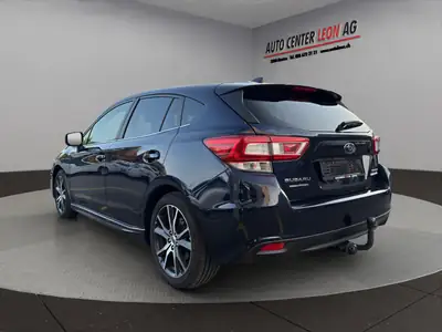 Subaru Impreza 2.0 Luxury AWD — Berline polyvalente tout-terrain, entretien complet — intérieur