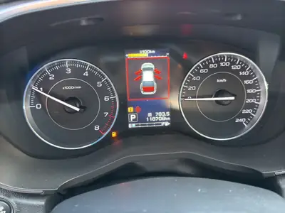 Subaru Impreza 2.0 Luxury AWD — Berline polyvalente tout-terrain, entretien complet — Miniature 11