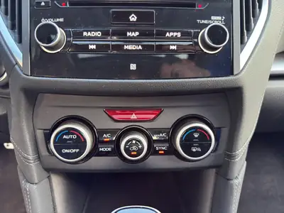 Subaru Impreza 2.0 Luxury AWD — Berline polyvalente tout-terrain, entretien complet — Miniature 16