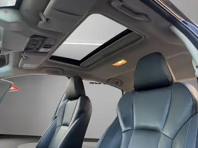Subaru Impreza 2.0 Luxury AWD — Berline polyvalente tout-terrain, entretien complet — Miniature 22