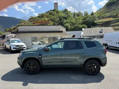 Dacia Duster Blue dCi 115 Extreme 4x4 — SUV robuste, 4 roues motrices, garantie jusqu'en 2027 — vue extérieure
