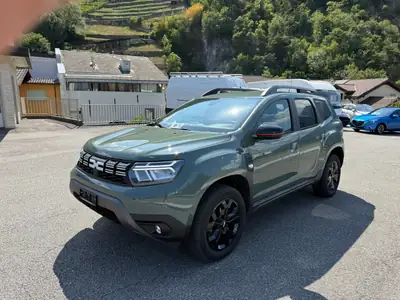 Dacia Duster Blue dCi 115 Extreme 4x4 — SUV robuste, 4 roues motrices, garantie jusqu'en 2027 — côté