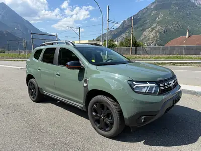 Dacia Duster Blue dCi 115 Extreme 4x4 — SUV robuste, 4 roues motrices, garantie jusqu'en 2027 — intérieur