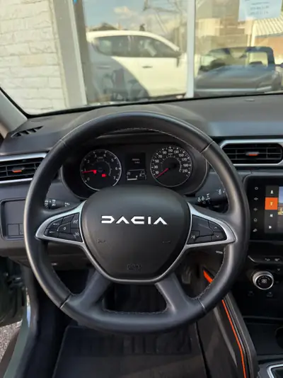 Dacia Duster Blue dCi 115 Extreme 4x4 — SUV robuste, 4 roues motrices, garantie jusqu'en 2027 — Miniature 8