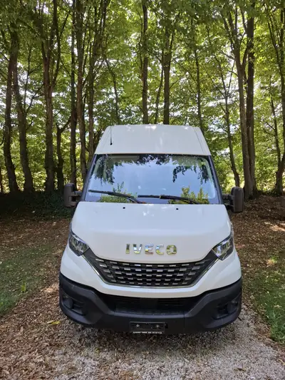 IVECO Daily 35 S 16 A8 V — Utilitaire diesel robuste, 29 500 km seulement — intérieur