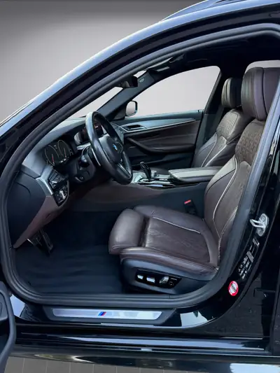 BMW 540i xDrive Touring — Break premium 340 ch, M Paket et équipement luxe — Miniature 9