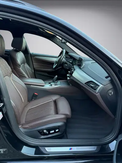 BMW 540i xDrive Touring — Break premium 340 ch, M Paket et équipement luxe — Miniature 12