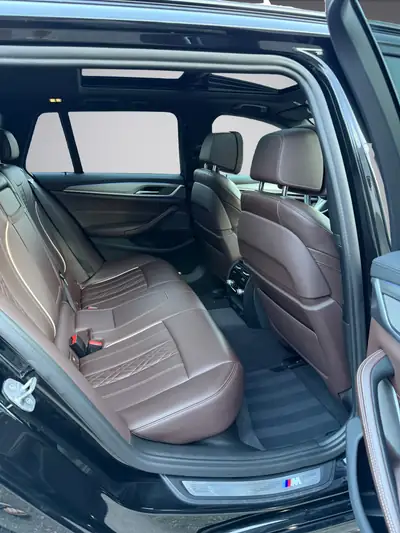 BMW 540i xDrive Touring — Break premium 340 ch, M Paket et équipement luxe — Miniature 11