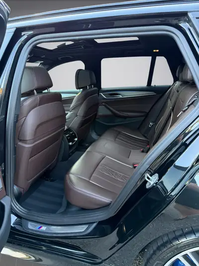 BMW 540i xDrive Touring — Break premium 340 ch, M Paket et équipement luxe — Miniature 10