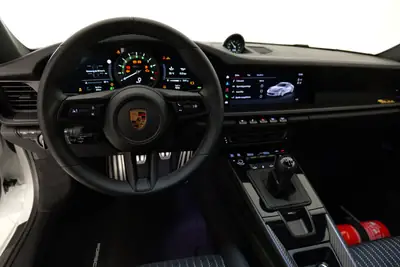 Porsche 911 S/T Heritage Rallye Monte Carlo 2025 — Édition limitée collector, 10 km — tableau de bord