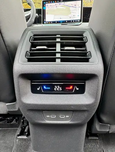 VW Tiguan 2.0 TDI R-Line — SUV diesel puissant, 4motion intégral, finition premium — Miniatura 9