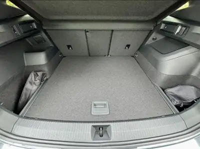VW Tiguan 2.0 TDI R-Line — SUV diesel puissant, 4motion intégral, finition premium — Miniatura 8