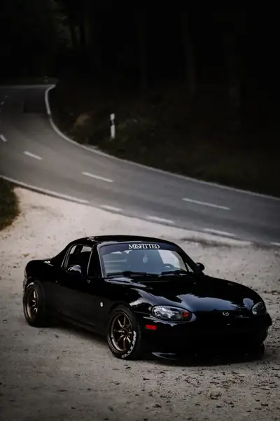 Mazda MX-5 1.8i Youngster — Cabriolet sportif iconique, moteur 140 ch fiable — Außenansicht