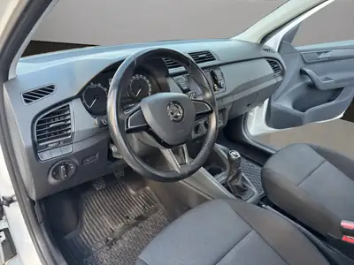 Skoda Fabia Combi 1.0 MPI — Monospace compact fiable, sans accident, prêt pour la route — Miniature 9