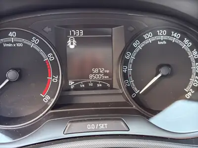 Skoda Fabia Combi 1.0 MPI — Monospace compact fiable, sans accident, prêt pour la route — Miniature 10