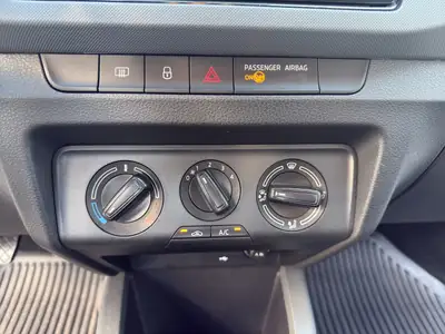 Skoda Fabia Combi 1.0 MPI — Monospace compact fiable, sans accident, prêt pour la route — Miniature 15