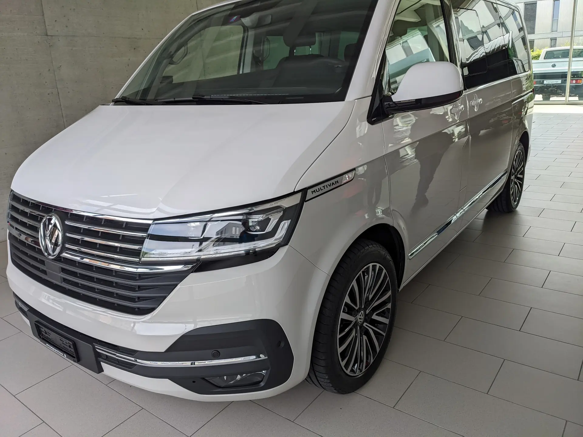 Volkswagen T6.1 — Monospace 7 places robuste, moteur TDI 204 ch, toutes options — vue extérieure