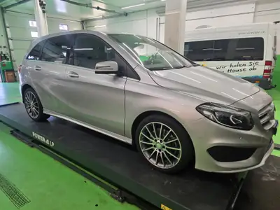 Mercedes-Benz B 250 AMG Line 4Motion — Monospace performant, 25 200 km seulement — Seitenansicht