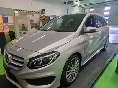 Mercedes-Benz B 250 AMG Line 4Motion — Monospace performant, 25 200 km seulement — Außenansicht