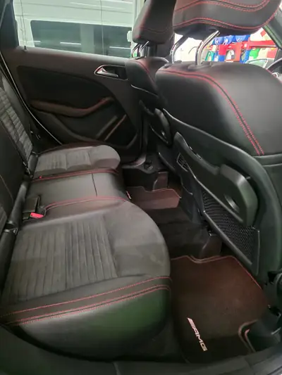 Mercedes-Benz B 250 AMG Line 4Motion — Monospace performant, 25 200 km seulement — Armaturenbrett