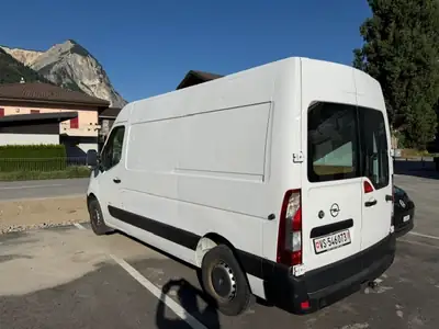 Opel Movano 2.3 TD 150 — Utilitaire spacieux, entretien récent et MFK OK — intérieur