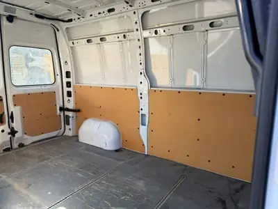 Opel Movano 2.3 TD 150 — Utilitaire spacieux, entretien récent et MFK OK — détail