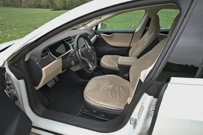 Tesla Model S 85 Performance — Berline électrique premium, batterie neuve, Supercharging illimité — interni