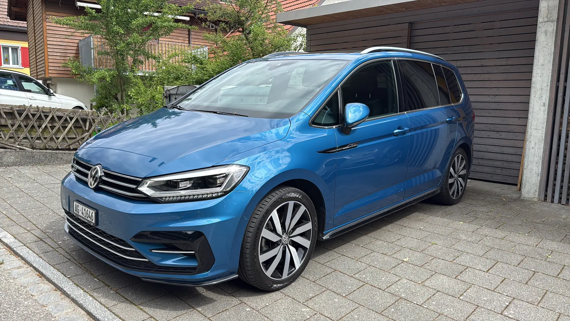 VW Touran 1.5 TSI R-LINE — Monospace familial 7 places, motorisation moderne et fiable