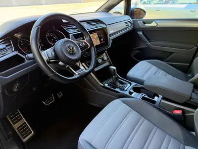 VW Touran 1.5 TSI R-LINE — Monospace familial 7 places, motorisation moderne et fiable — Heckansicht