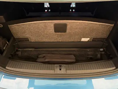 VW Touran 1.5 TSI R-LINE — Monospace familial 7 places, motorisation moderne et fiable — Miniatur 9