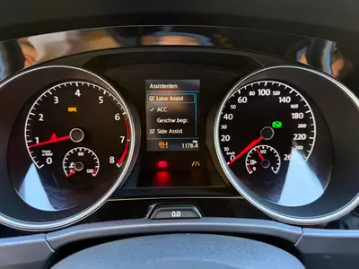 VW Touran 1.5 TSI R-LINE — Monospace familial 7 places, motorisation moderne et fiable — Miniatur 15