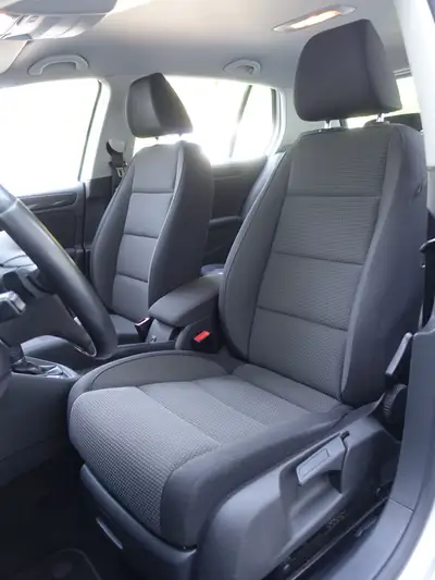 VW Golf 1.4 TSI Team DSG — Compacte fiable, consommation maîtrisée — Miniatura 10