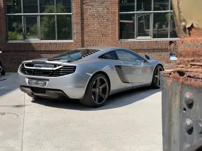 McLaren 12C — Supercar britannique 650 ch, 53'000 km seulement — Innenraum