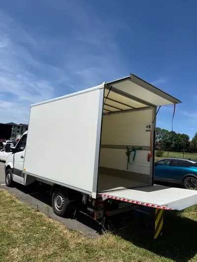VW Crafter 35 2.0 TDI — Fourgon utilitaire robuste, 49'000 km seulement — Heckansicht