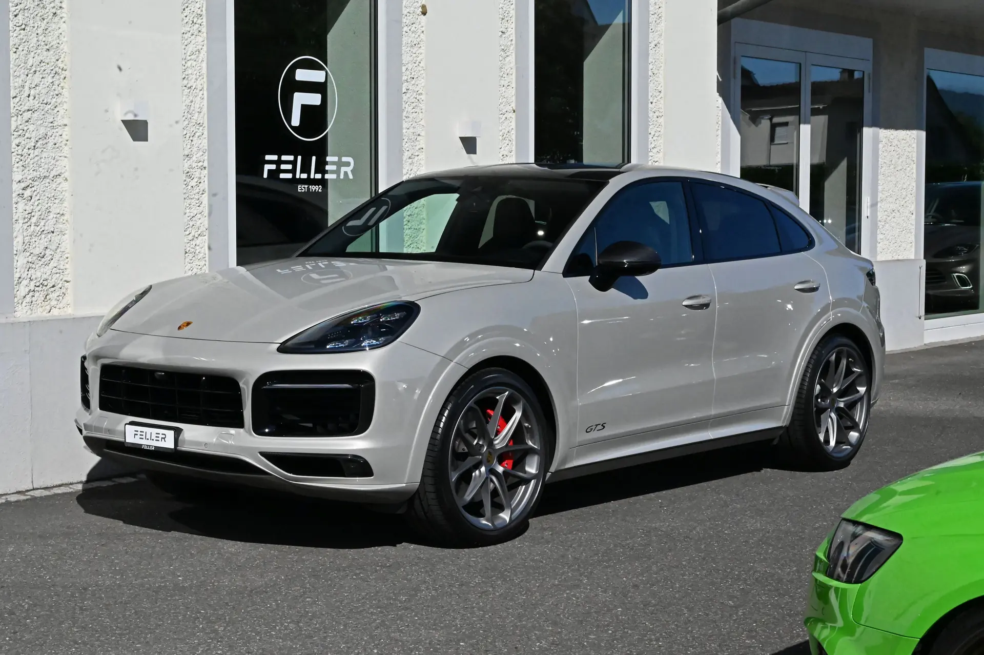 Porsche Cayenne GTS Coupé Cashmere Beige — SUV sportif 460 ch, pack carbone premium