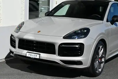 Porsche Cayenne GTS Coupé Cashmere Beige — SUV sportif 460 ch, pack carbone premium — côté