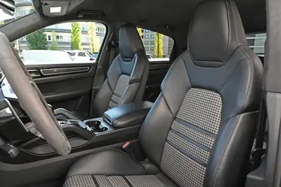 Porsche Cayenne GTS Coupé Cashmere Beige — SUV sportif 460 ch, pack carbone premium — Miniature 15