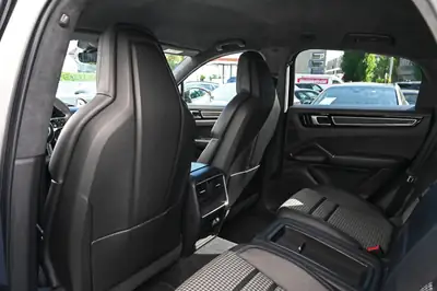 Porsche Cayenne GTS Coupé Cashmere Beige — SUV sportif 460 ch, pack carbone premium — Miniature 21