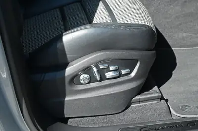 Porsche Cayenne GTS Coupé Cashmere Beige — SUV sportif 460 ch, pack carbone premium — Miniature 24