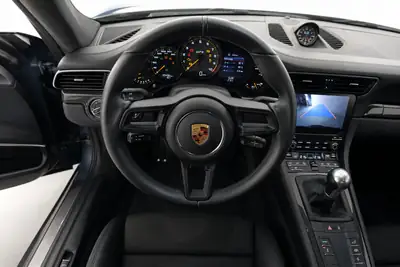 Porsche 911 GT3 — Monstre de piste 500 ch, seulement 25 463 km — détail