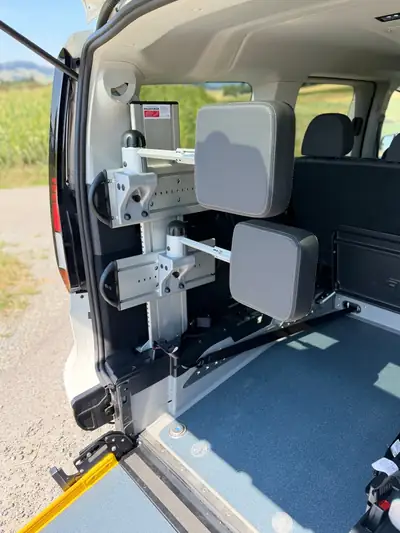 VW Caddy 1.5 TSI Liberty DSG Maxi — Utilitaire polyvalent, très faible kilométrage — Seitenansicht