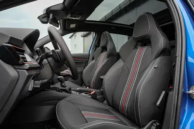 Skoda Scala 1.5 TSI Monte Carlo — Neuwagen avec garantie 5 ans et équipements premium — Miniature 10