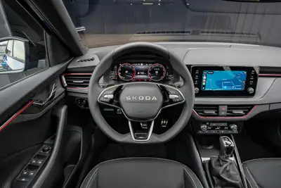 Skoda Scala 1.5 TSI Monte Carlo — Neuwagen avec garantie 5 ans et équipements premium — Miniature 16
