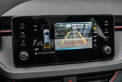 Skoda Scala 1.5 TSI Monte Carlo — Neuwagen avec garantie 5 ans et équipements premium — Miniature 19