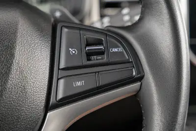 Suzuki Ignis 1.2i Compact Top Hybrid CVT — Petit citycar hybride, frais d'entretien réduits — Miniature 21