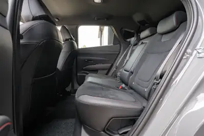 Hyundai Tucson 1.6 TGDI 48V N-Line — SUV hybride léger, 12 800 km seulement — Miniature 12