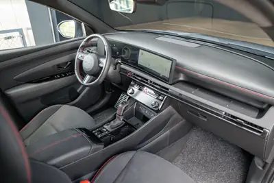 Hyundai Tucson 1.6 TGDI 48V N-Line — SUV hybride léger, 12 800 km seulement — Miniature 14