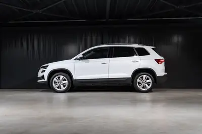 Skoda Karoq 1.5 TSI Top Selection — SUV compact dynamique, garantie 5 ans, peu kilométré — arrière