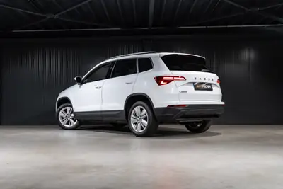 Skoda Karoq 1.5 TSI Top Selection — SUV compact dynamique, garantie 5 ans, peu kilométré — côté